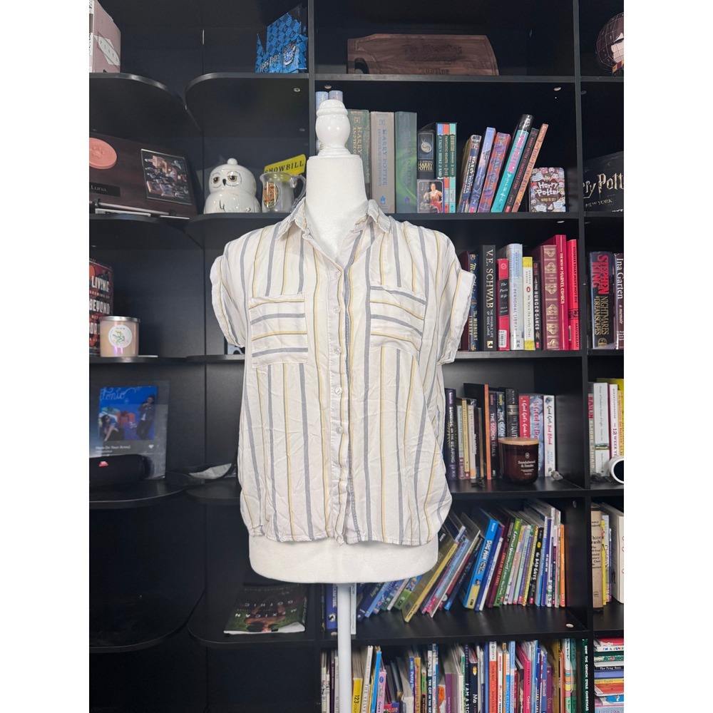 Love Notes Button Down‎ Top Grey Yellow Striped Short Sleeve Collared Shirt M